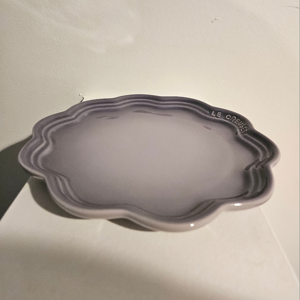 Le Creuset Blue Bell Purple Frill Plate 22cm